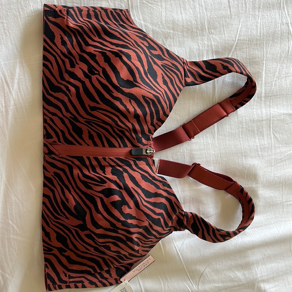 NWT Victorias Secret knockout sport bra size 36C